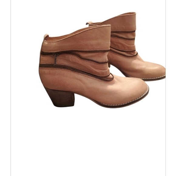 Sundance Womams Leather Ankle Boots, Size 39 (8.5) - Picture 2 of 8